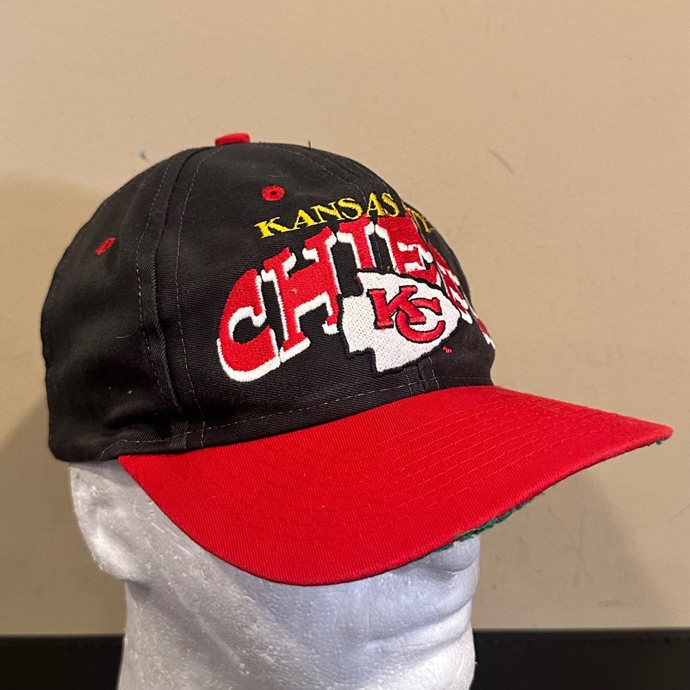 Vintage Kansas City Chiefs Team NFL Snapback Hat Black Red Two Tone Cap